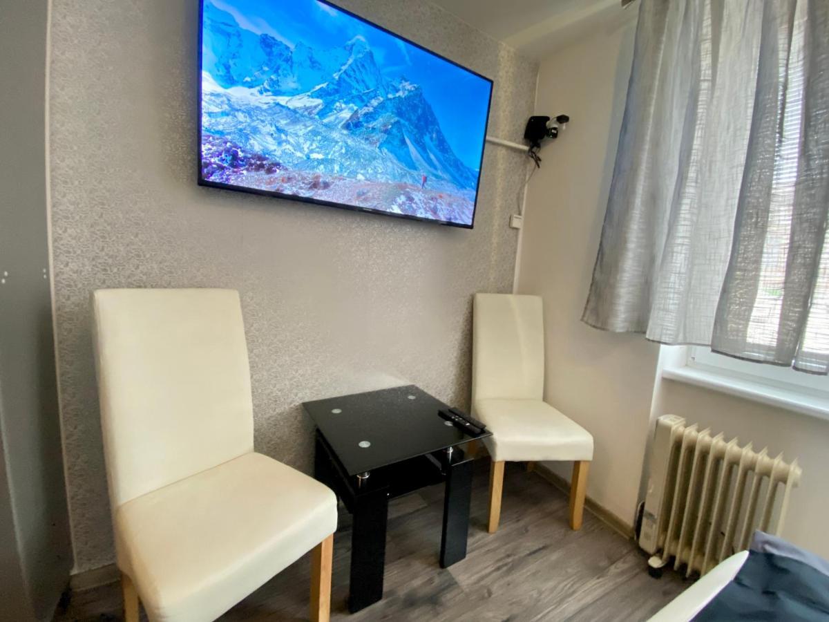 24 Hour-Self Check-In Apartment Namestie Svaeteho Egidia Poprad Bagian luar foto