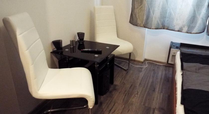 24 Hour-Self Check-In Apartment Namestie Svaeteho Egidia Poprad Ruang foto